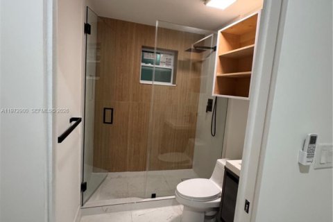 Villa ou maison à louer à Miami, Floride: 2 chambres, 204.29 m2 № 2033087 - photo 8