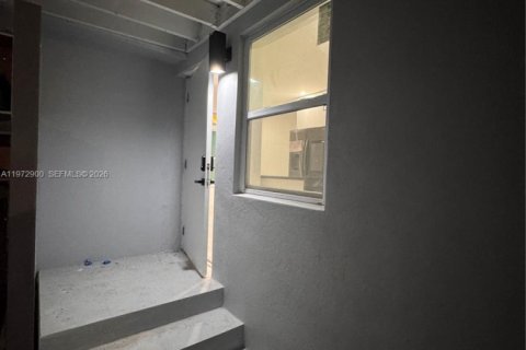 Villa ou maison à louer à Miami, Floride: 2 chambres, 204.29 m2 № 2033087 - photo 19