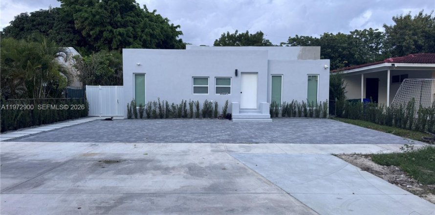 Villa ou maison à Miami, Floride 2 chambres, 204.29 m2 № 2033087
