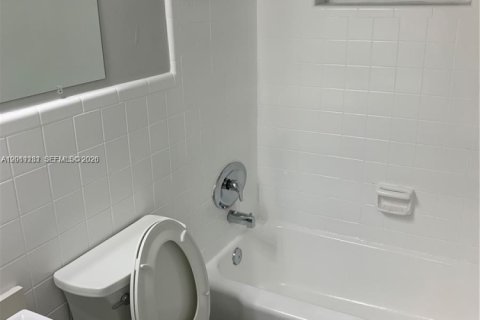 Apartamento en alquiler en Fort Lauderdale, Florida, 19.51 m2 № 2075378 - foto 2