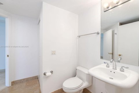 Copropriété à louer à Miami Beach, Floride: 1 chambre, 102.19 m2 № 1944979 - photo 3