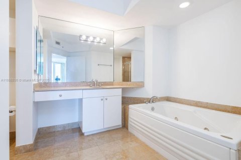 Copropriété à louer à Miami Beach, Floride: 1 chambre, 102.19 m2 № 1944979 - photo 14