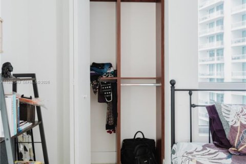 Condo in Miami, Florida, 2 bedrooms  № 2052955 - photo 19