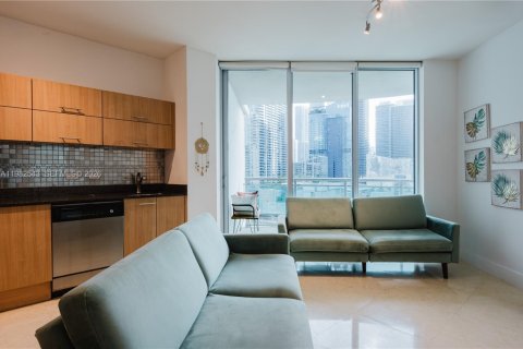 Condo in Miami, Florida, 2 bedrooms  № 2052955 - photo 3
