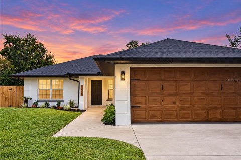 House in Daytona Beach, Florida 3 bedrooms, 116.78 sq.m. № 2396169 - photo 4