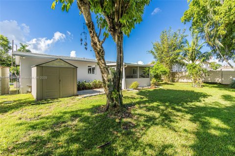 House in Plantation, Florida 3 bedrooms, 136.75 sq.m. № 1886518 - photo 27