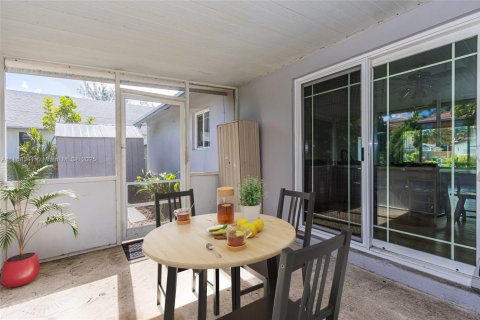 House in Plantation, Florida 3 bedrooms, 136.75 sq.m. № 1886518 - photo 21