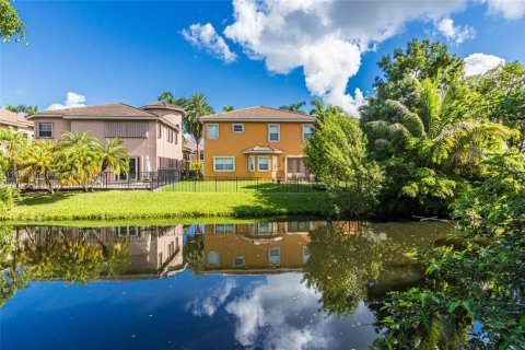 House in Plantation, Florida 3 bedrooms, 136.75 sq.m. № 1886518 - photo 23
