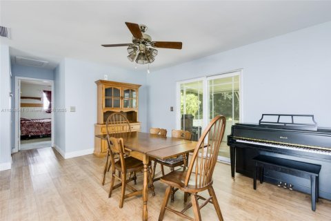 House in Plantation, Florida 3 bedrooms, 136.75 sq.m. № 1886518 - photo 9