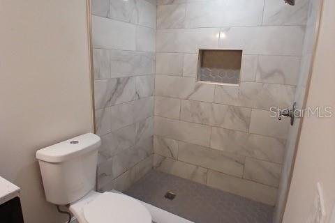 House in Orlando, Florida 2 bedrooms, 83.61 sq.m. № 1915891 - photo 4