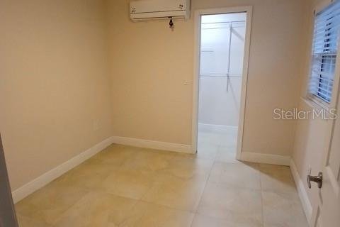House in Orlando, Florida 2 bedrooms, 83.61 sq.m. № 1915891 - photo 8