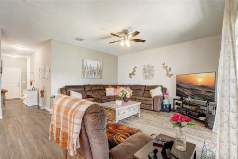House in Mascotte, Florida 3 bedrooms, 158.96 sq.m. № 1839882 - photo 6