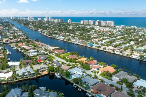 Купить виллу или дом в Форт-Лодердейл, Флорида 5 спален, 474.08м2, № 1172412 - фото 1