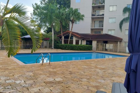 Condominio en alquiler en Miami, Florida, 2 dormitorios, 81.48 m2 № 1852139 - foto 19