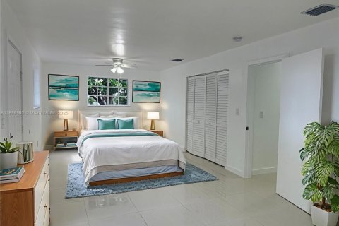 Casa en venta en Hialeah, Florida, 5 dormitorios, 200.58 m2 № 1888131 - foto 16