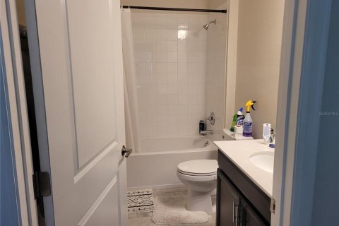 Townhouse in Davenport, Florida 2 bedrooms, 129.51 sq.m. № 1017234 - photo 15