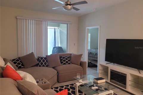 Townhouse in Davenport, Florida 2 bedrooms, 129.51 sq.m. № 1017234 - photo 8
