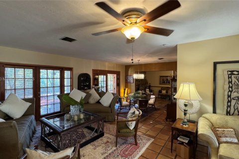 Villa ou maison à vendre à Cutler Bay, Floride: 4 chambres, 215.44 m2 № 1839391 - photo 18