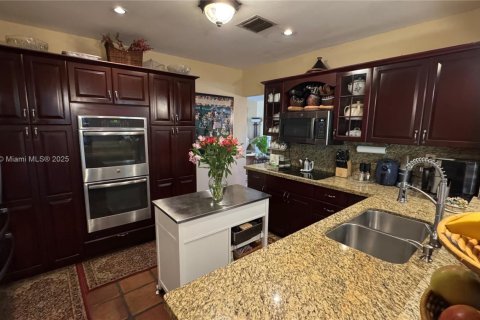 Villa ou maison à vendre à Cutler Bay, Floride: 4 chambres, 215.44 m2 № 1839391 - photo 27