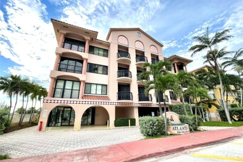 Condo in Surfside, Florida, 2 bedrooms  № 1945166 - photo 18