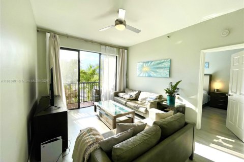 Condo in Surfside, Florida, 2 bedrooms  № 1945166 - photo 11