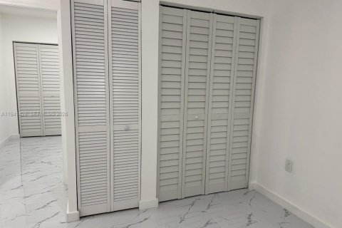 Commercial property in Miami, Florida 2 bedrooms, 74.32 sq.m. № 1998605 - photo 5