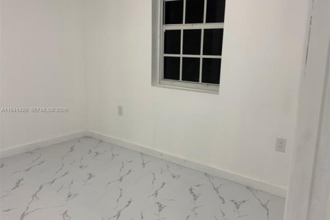 Commercial property in Miami, Florida 2 bedrooms, 74.32 sq.m. № 1998605 - photo 8