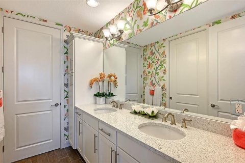 Condo in Bradenton, Florida, 2 bedrooms  № 2400277 - photo 26