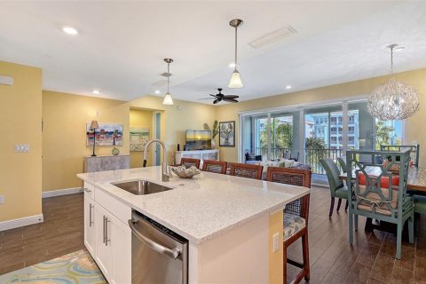 Condo in Bradenton, Florida, 2 bedrooms  № 2400277 - photo 22