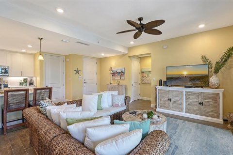 Condo in Bradenton, Florida, 2 bedrooms  № 2400277 - photo 15