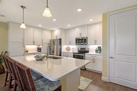 Condo in Bradenton, Florida, 2 bedrooms  № 2400277 - photo 20