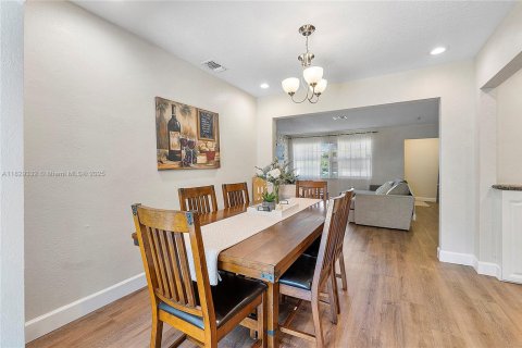 Villa ou maison à vendre à Lauderdale Lakes, Floride: 3 chambres, 144 m2 № 1938527 - photo 7