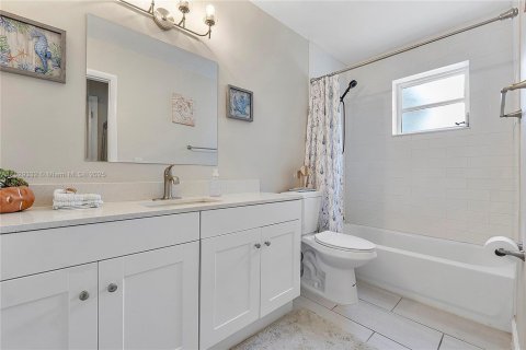 Villa ou maison à vendre à Lauderdale Lakes, Floride: 3 chambres, 144 m2 № 1938527 - photo 14