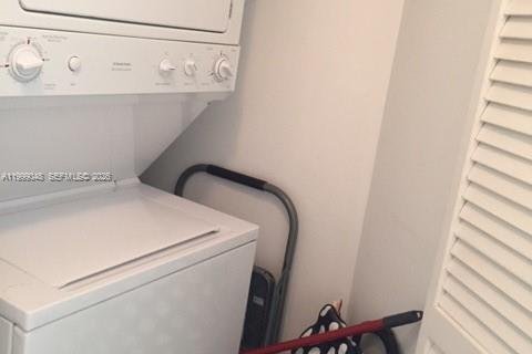 Condominio en alquiler en Miami, Florida, 2 dormitorios, 102.94 m2 № 2060775 - foto 16