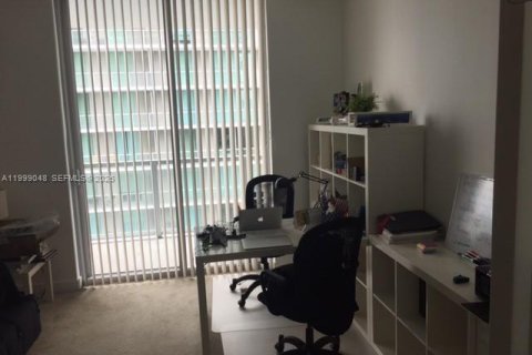 Condominio en alquiler en Miami, Florida, 2 dormitorios, 102.94 m2 № 2060775 - foto 18