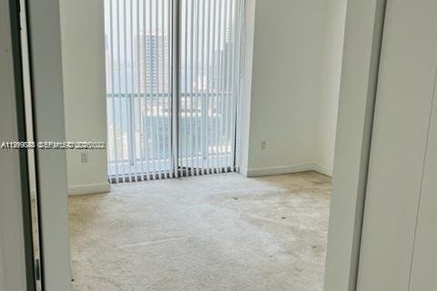 Condominio en alquiler en Miami, Florida, 2 dormitorios, 102.94 m2 № 2060775 - foto 13