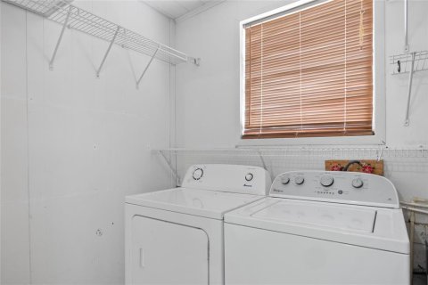 House in Orlando, Florida 2 bedrooms, 124.67 sq.m. № 1680848 - photo 27