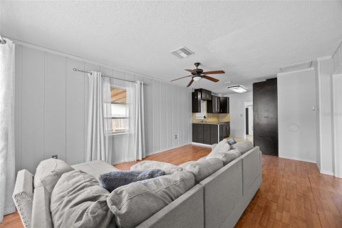House in Orlando, Florida 2 bedrooms, 124.67 sq.m. № 1680848 - photo 18