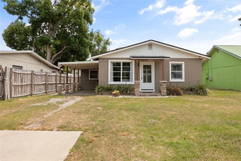 House in Orlando, Florida 2 bedrooms, 124.67 sq.m. № 1680848 - photo 1