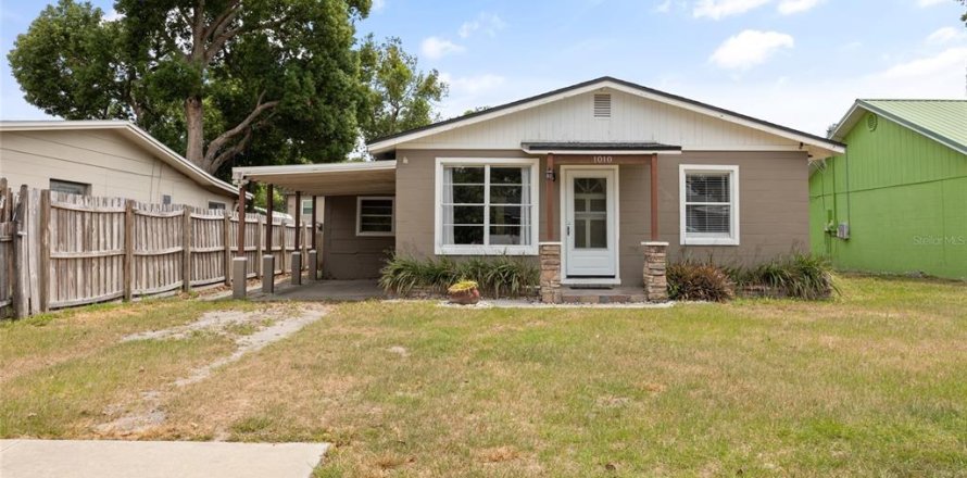 House in Orlando, Florida 2 bedrooms, 124.67 sq.m. № 1680848