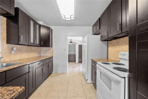 House in Orlando, Florida 2 bedrooms, 124.67 sq.m. № 1680848 - photo 21