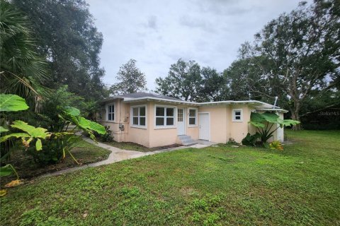 House in New Smyrna Beach, Florida 3 bedrooms, 132.11 sq.m. № 2277123