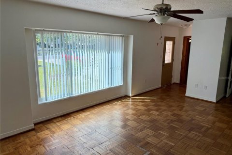 House in Sanford, Florida 4 bedrooms, 200.11 sq.m. № 1719930 - photo 10