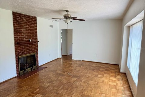 House in Sanford, Florida 4 bedrooms, 200.11 sq.m. № 1719930 - photo 5