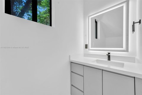 Townhouse in Miami, Florida 3 bedrooms, 239.41 sq.m. № 1782072 - photo 9