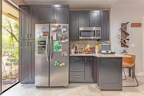 Villa ou maison à vendre à Tamarac, Floride: 3 chambres, 192.87 m2 № 1988601 - photo 17