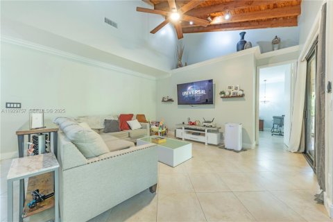 Villa ou maison à vendre à Tamarac, Floride: 3 chambres, 192.87 m2 № 1988601 - photo 10