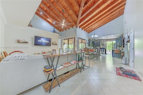 Villa ou maison à vendre à Tamarac, Floride: 3 chambres, 192.87 m2 № 1988601 - photo 9