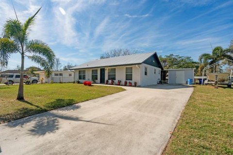 Casa en venta en Okeechobee, Florida, 2 dormitorios, 104.05 m2 № 1558915 - foto 1