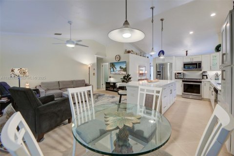 Casa en venta en Sunrise, Florida, 4 dormitorios, 173.73 m2 № 1982187 - foto 16